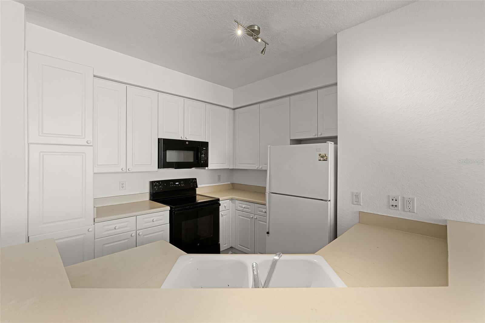 Image 9 of 18 For 5025 Wellington Park Circle 68