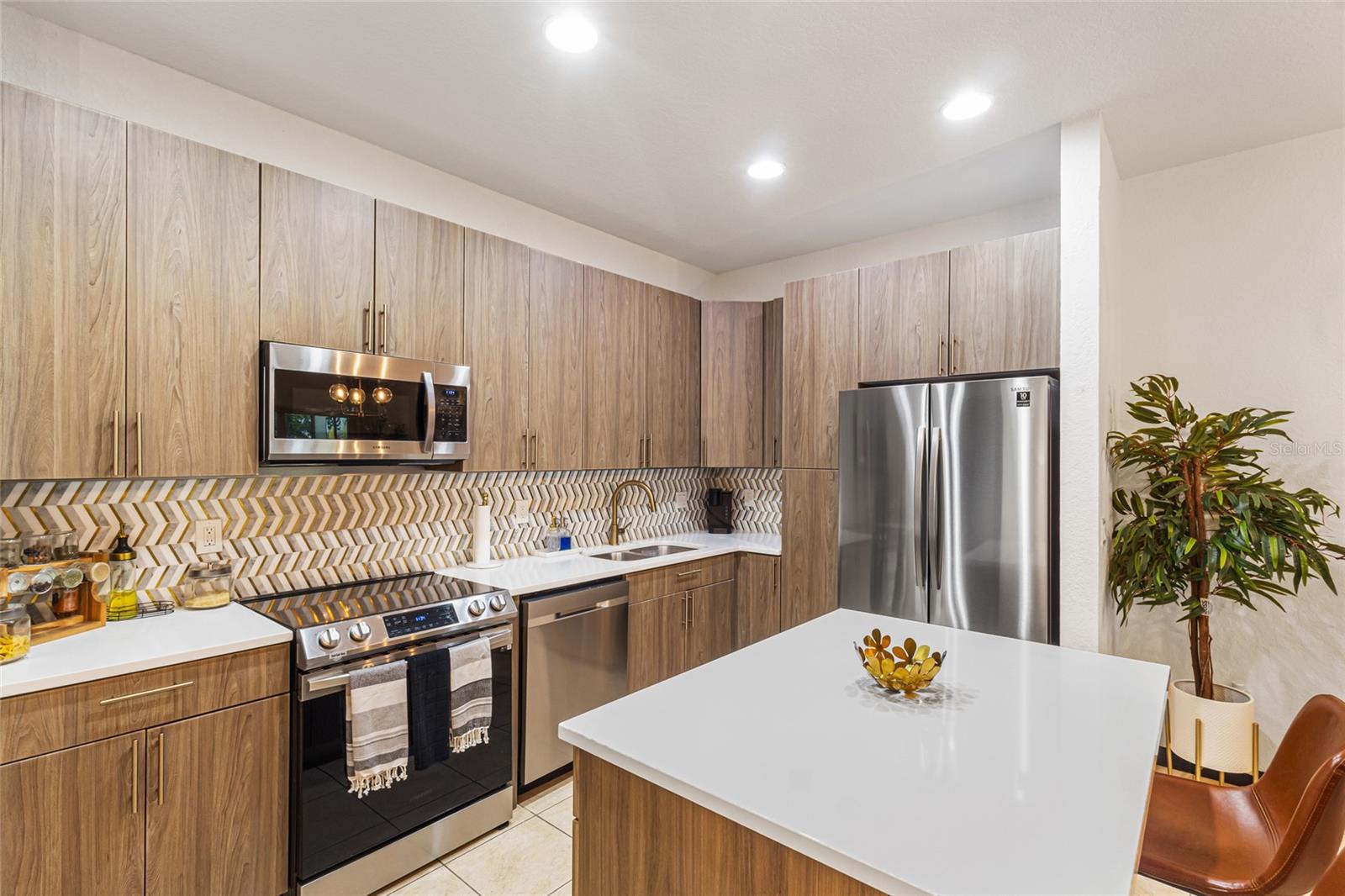 Image 15 of 40 For 2311 Caravelle Circle