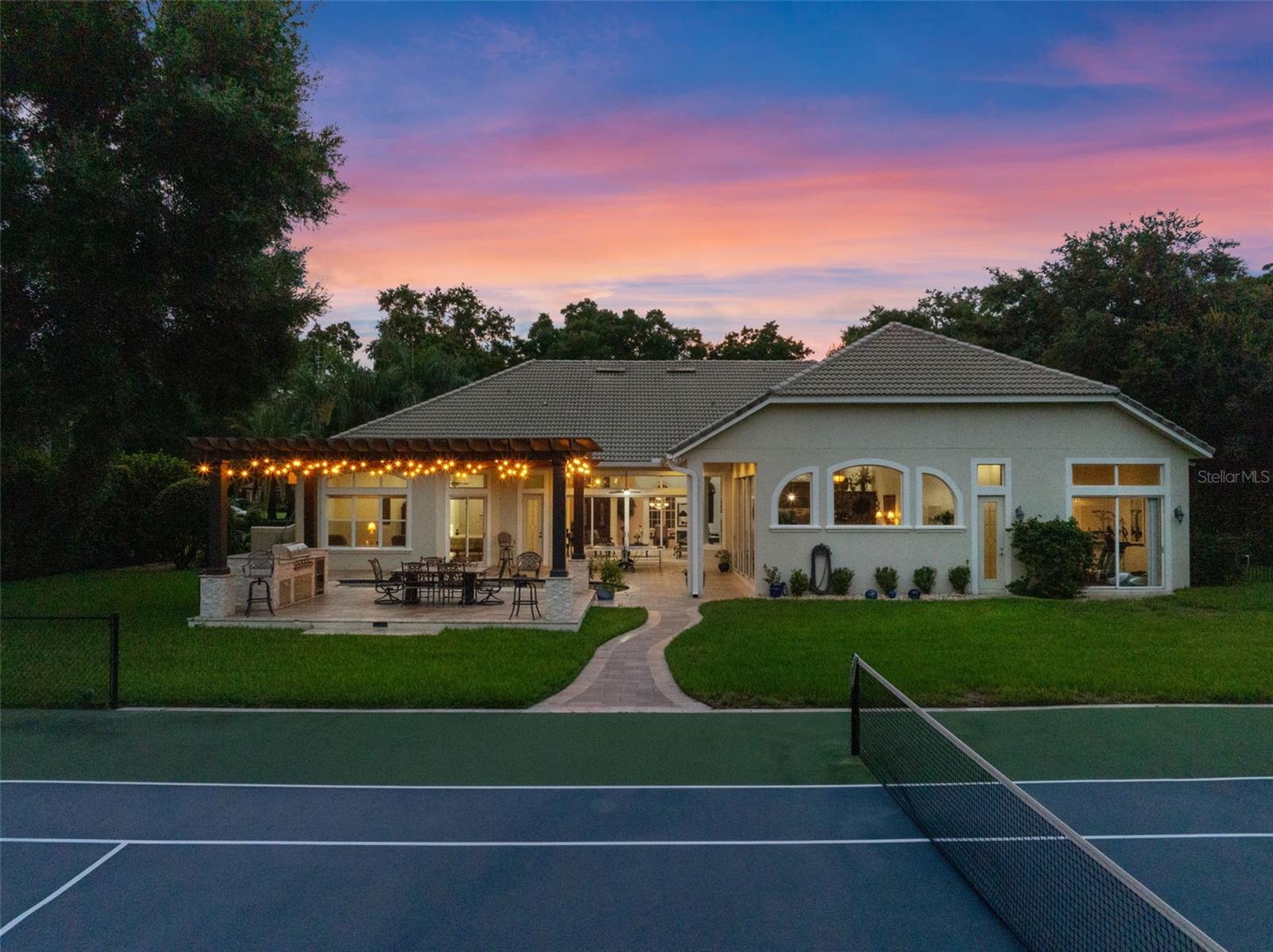 Image 4 of 75 For 7725 Flemingwood Court