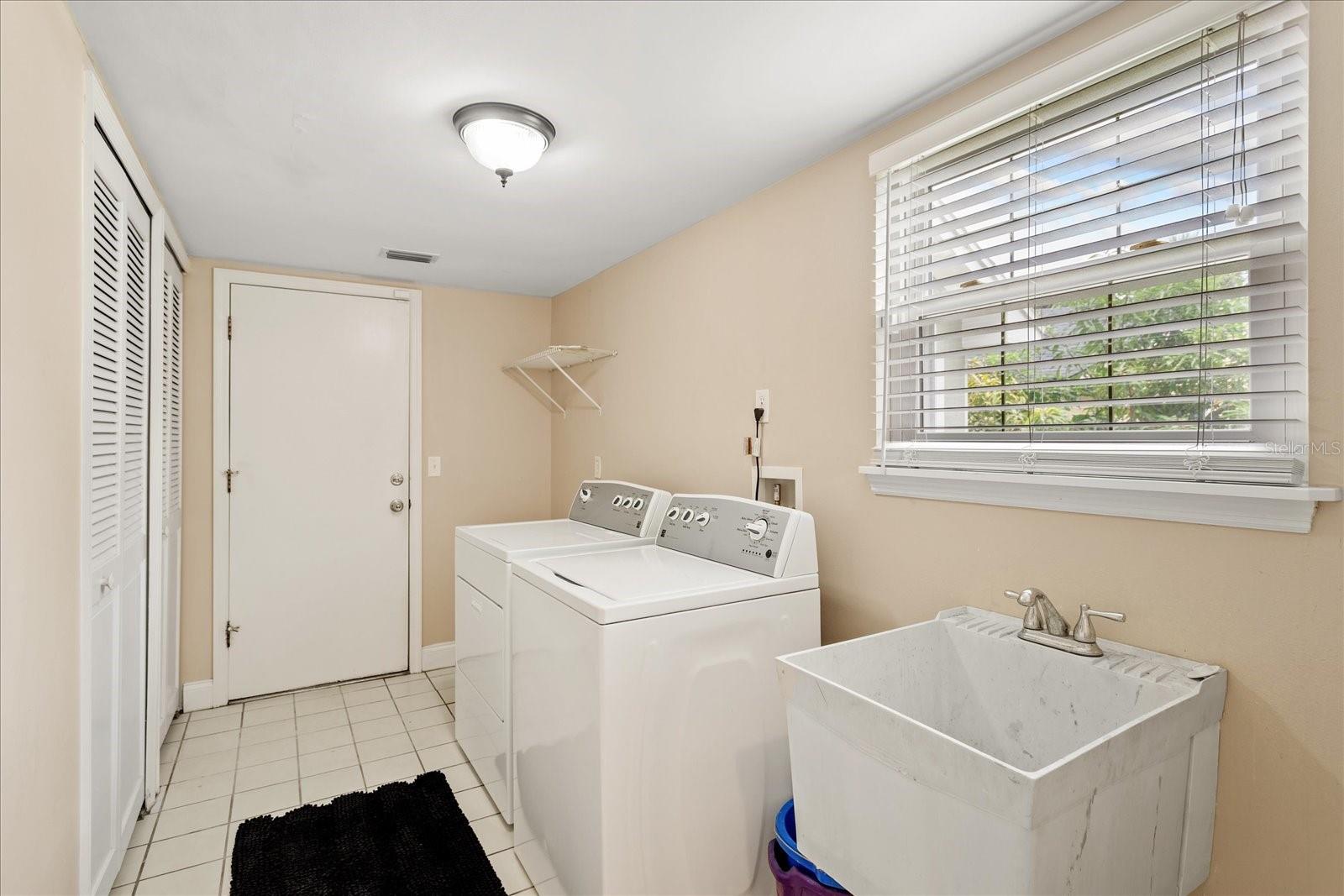 Image 28 of 35 For 3135 Heathgate Court