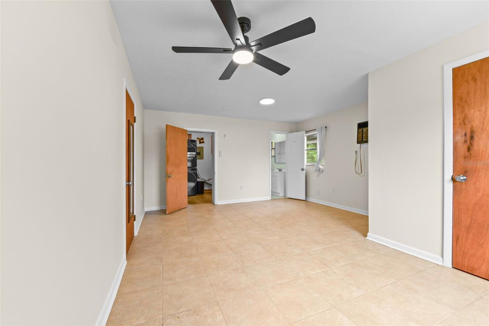 Image 15 of 43 For 401 Elm Drive