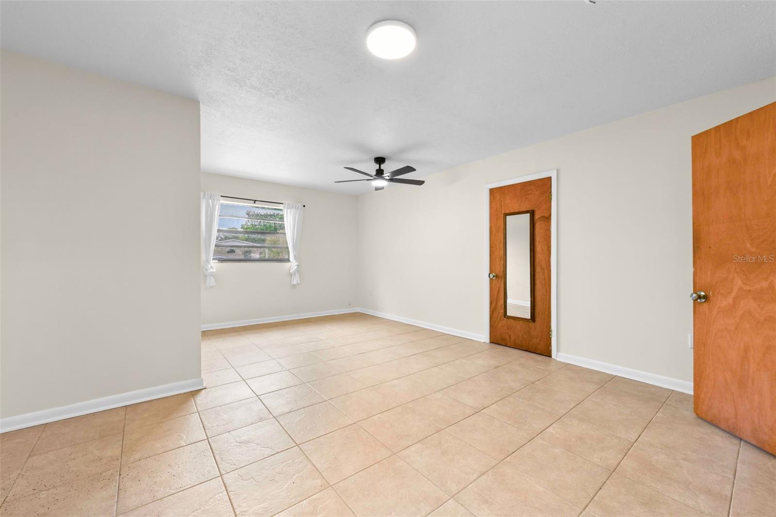 Image 16 of 43 For 401 Elm Drive