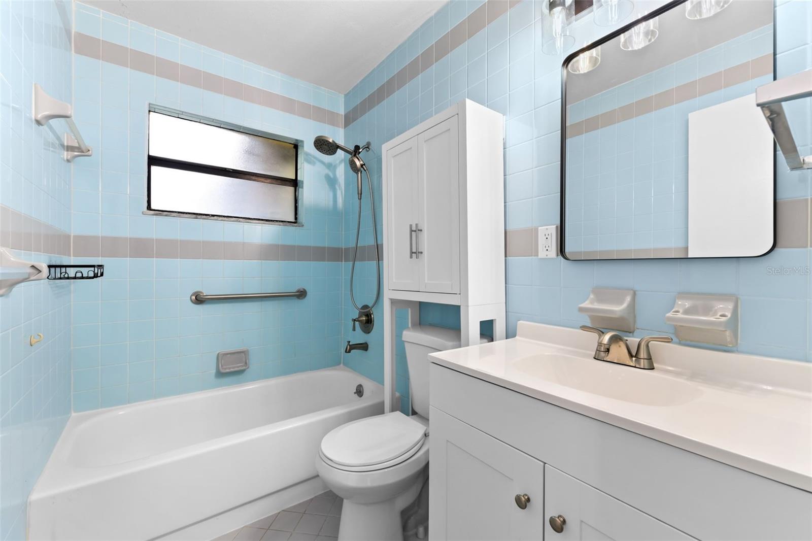 Image 23 of 43 For 401 Elm Drive