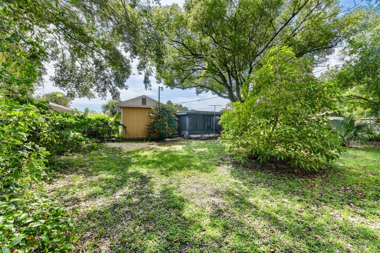Image 34 of 43 For 401 Elm Drive