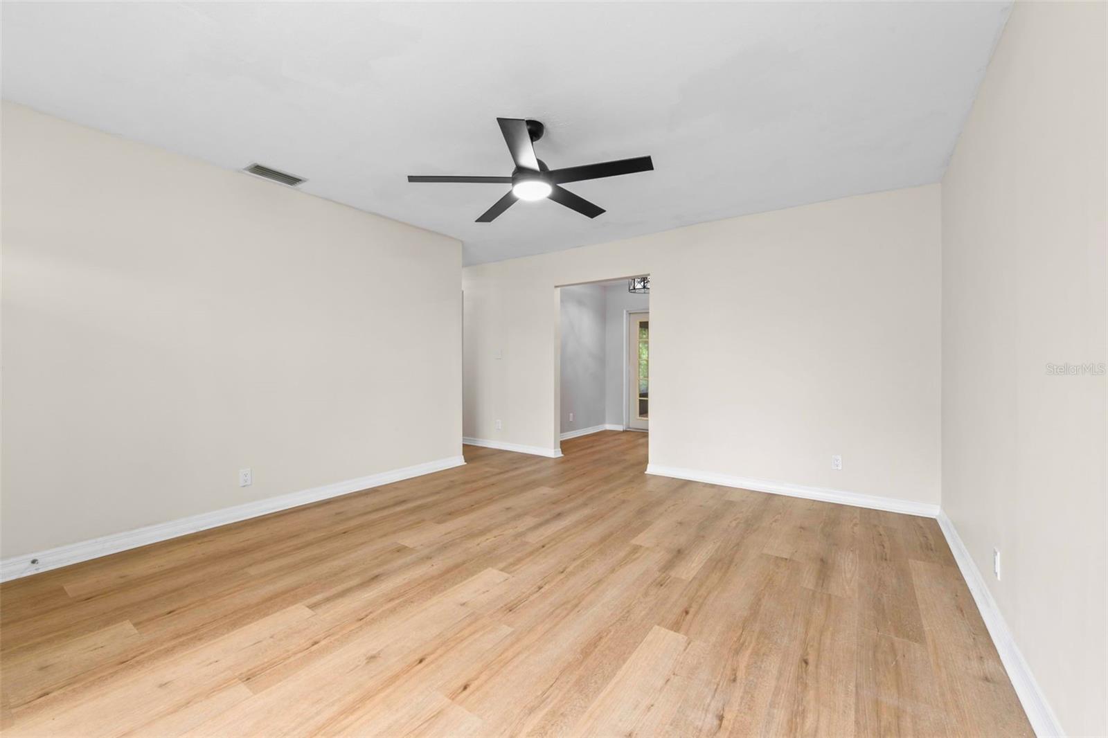 Image 6 of 43 For 401 Elm Drive
