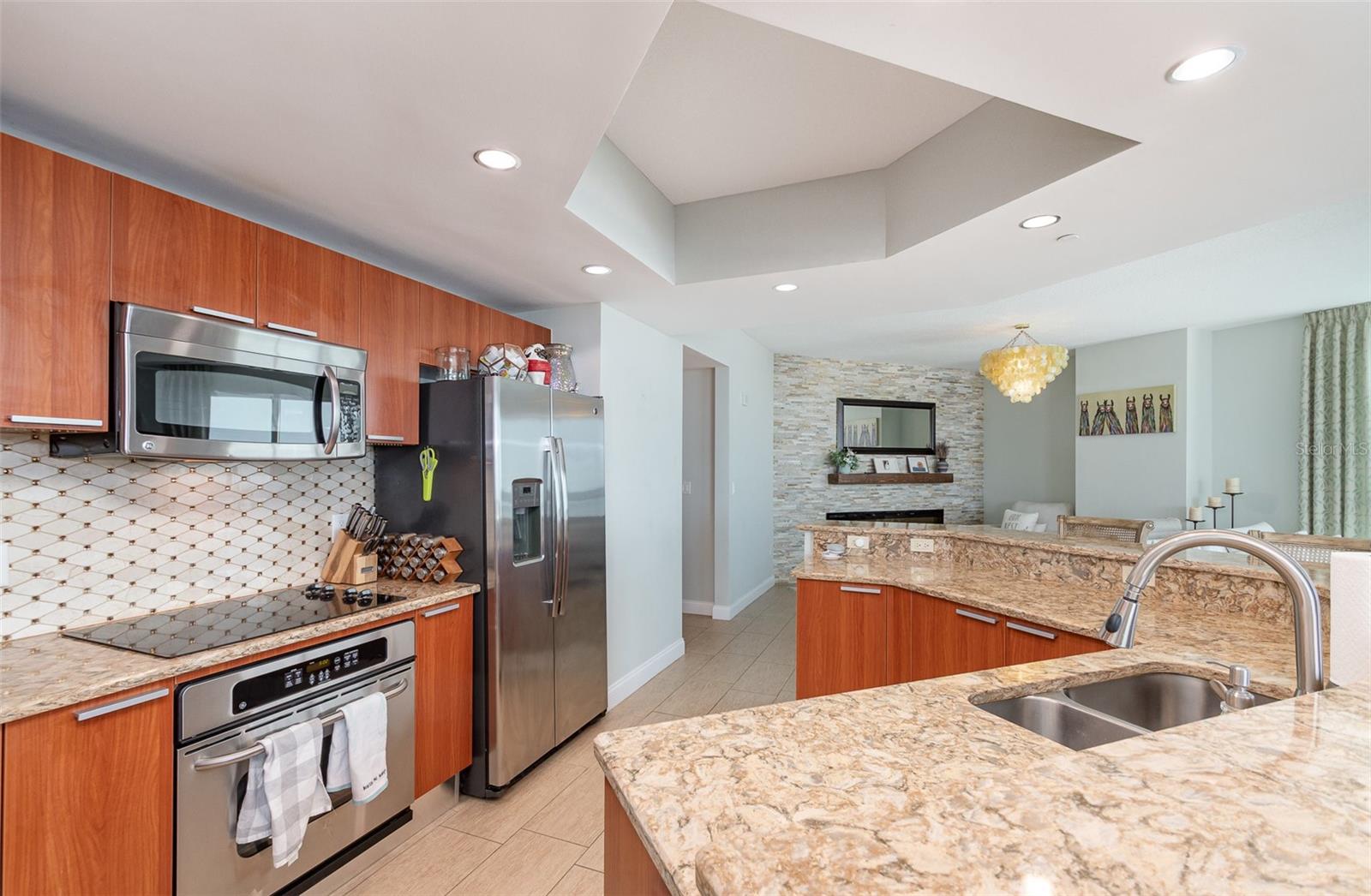 Image 11 of 30 For 231 Riverside Drive 1702