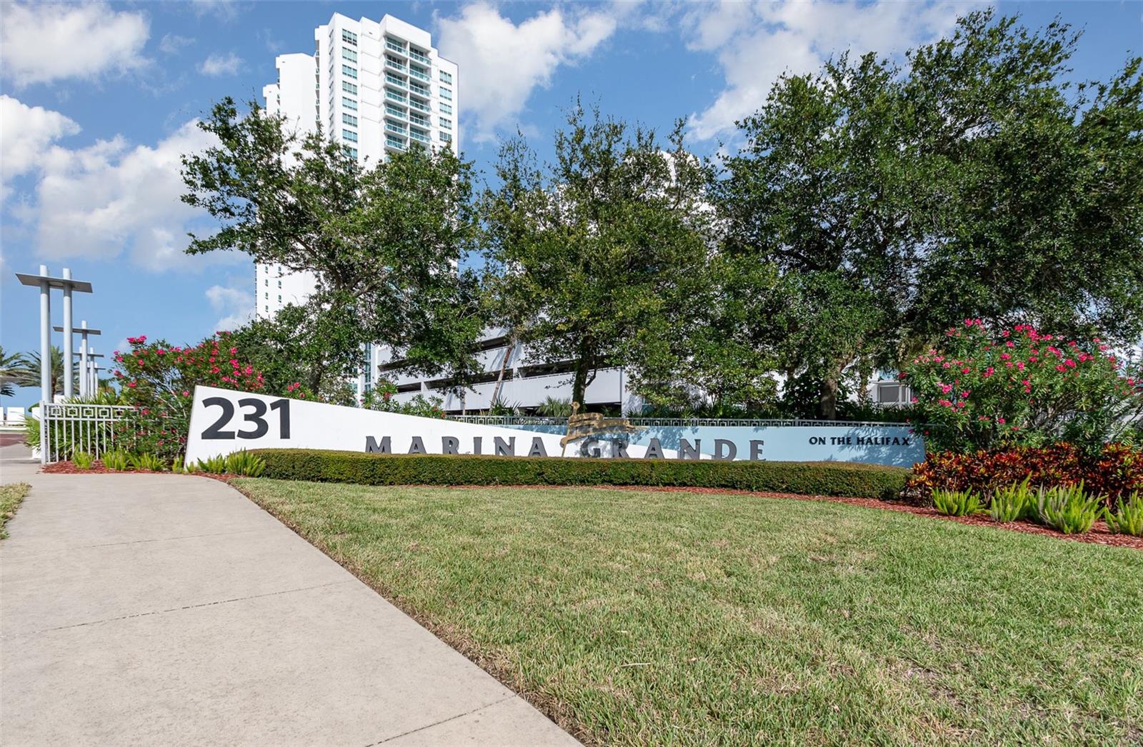 Image 2 of 30 For 231 Riverside Drive 1702