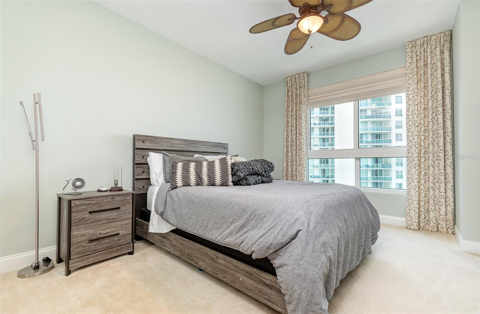 Image 20 of 30 For 231 Riverside Drive 1702