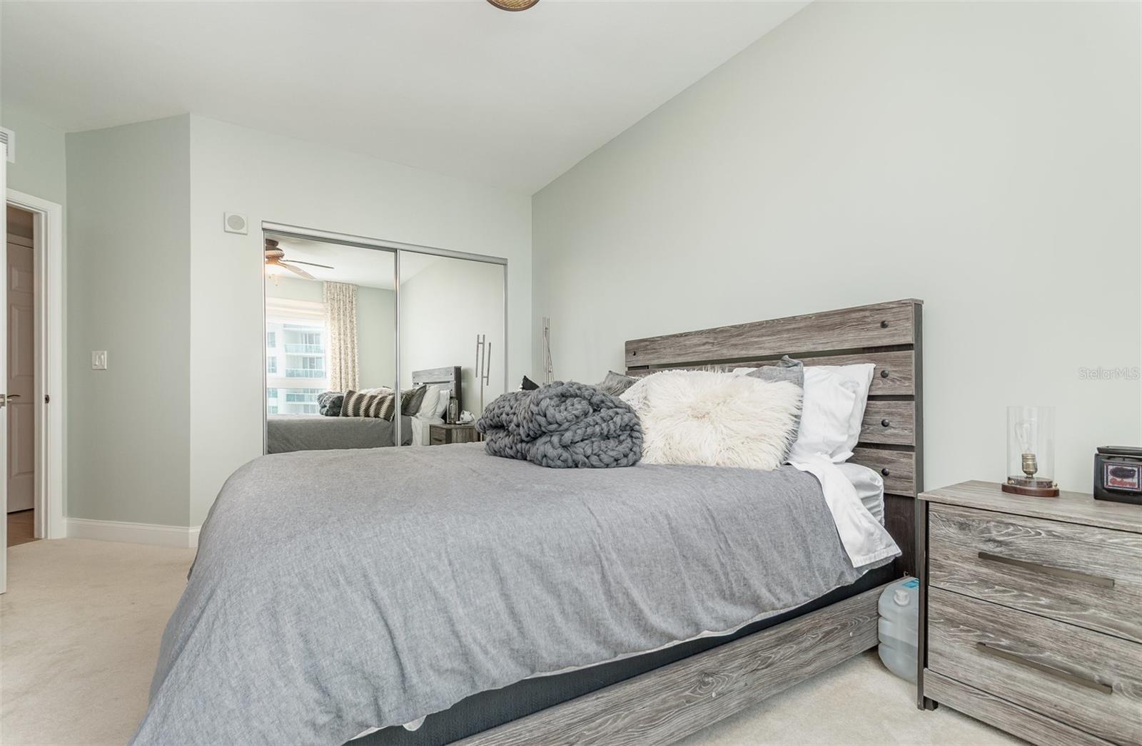 Image 21 of 30 For 231 Riverside Drive 1702