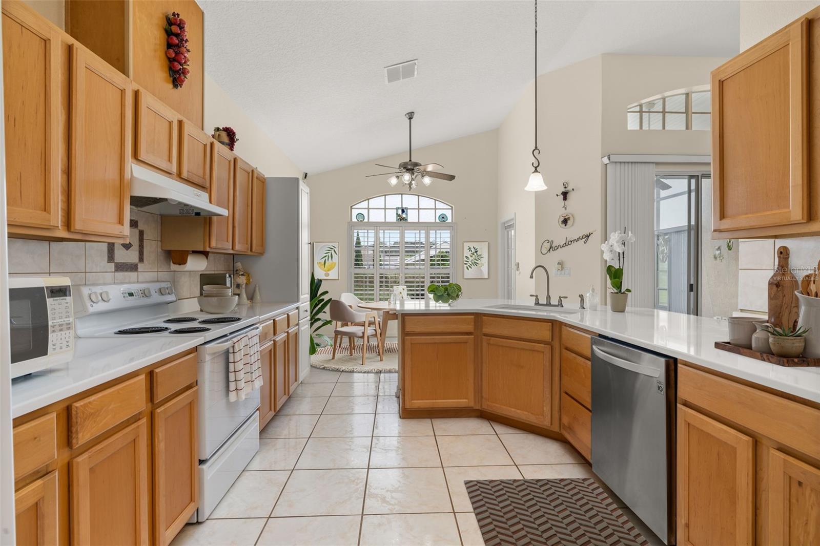 Image 13 of 65 For 322 High Vista Drive
