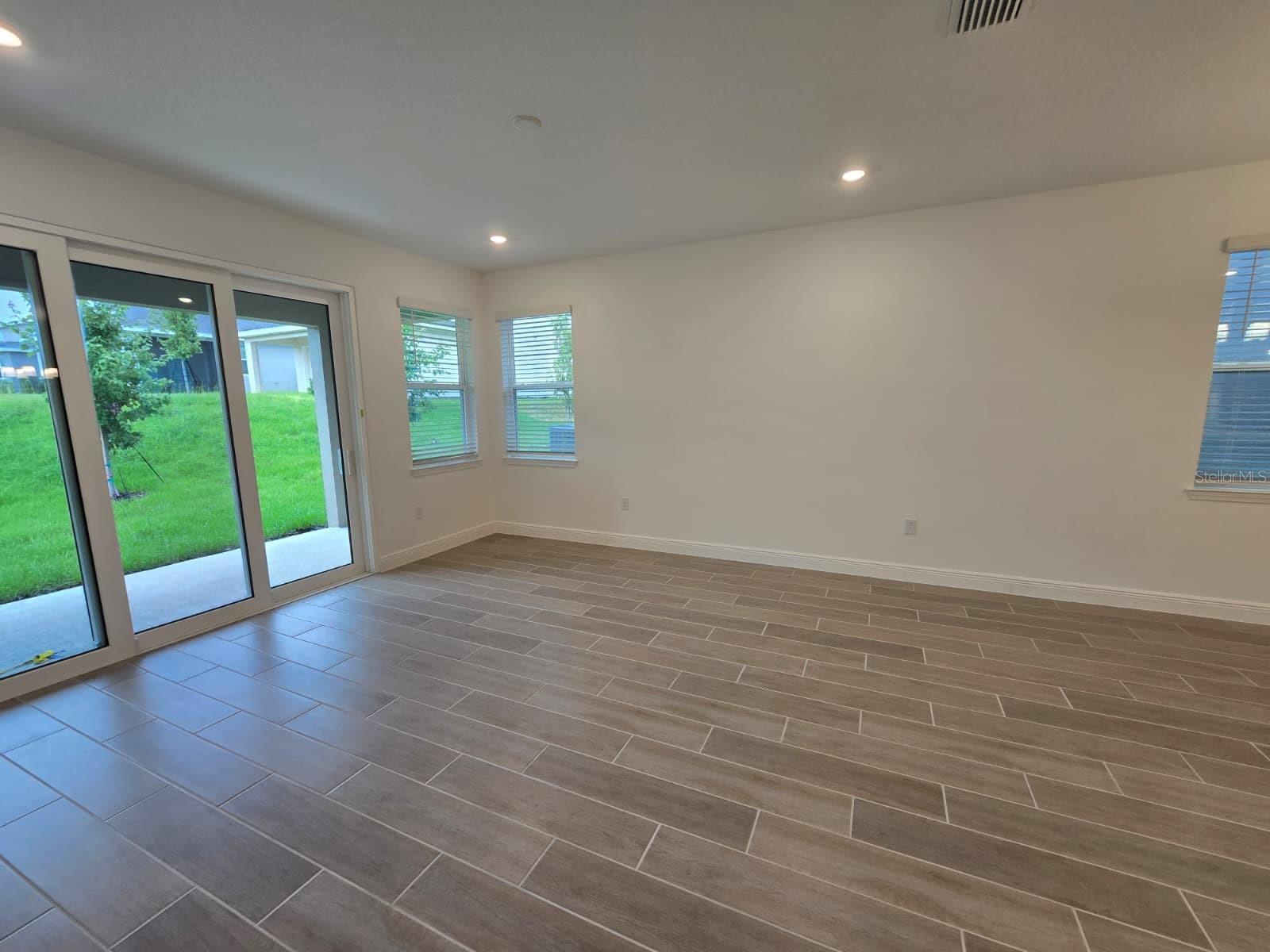 Image 13 of 35 For 2303 Juniper Berry Drive