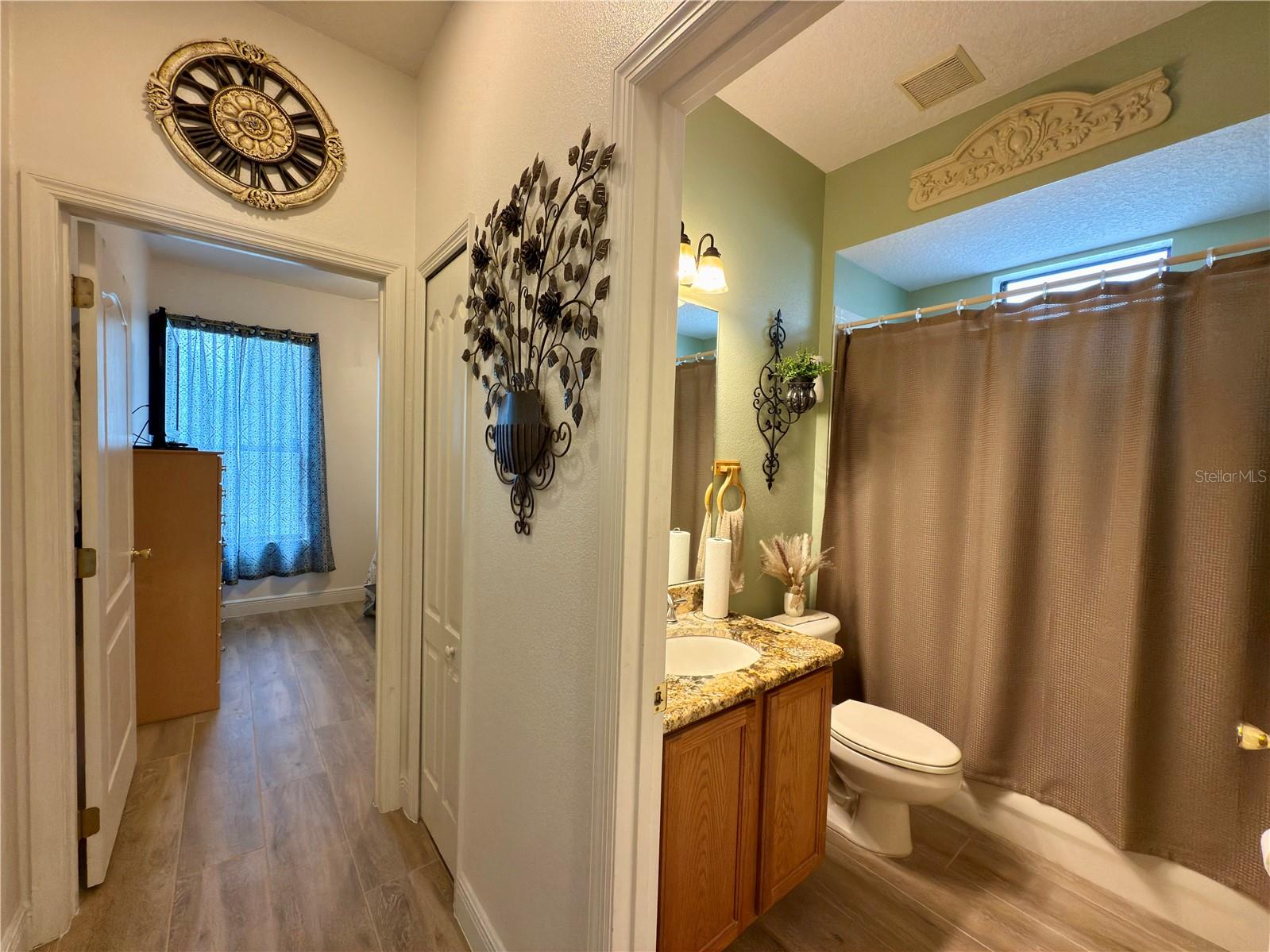 Image 11 of 35 For 1713 Oak Grove Chase Drive