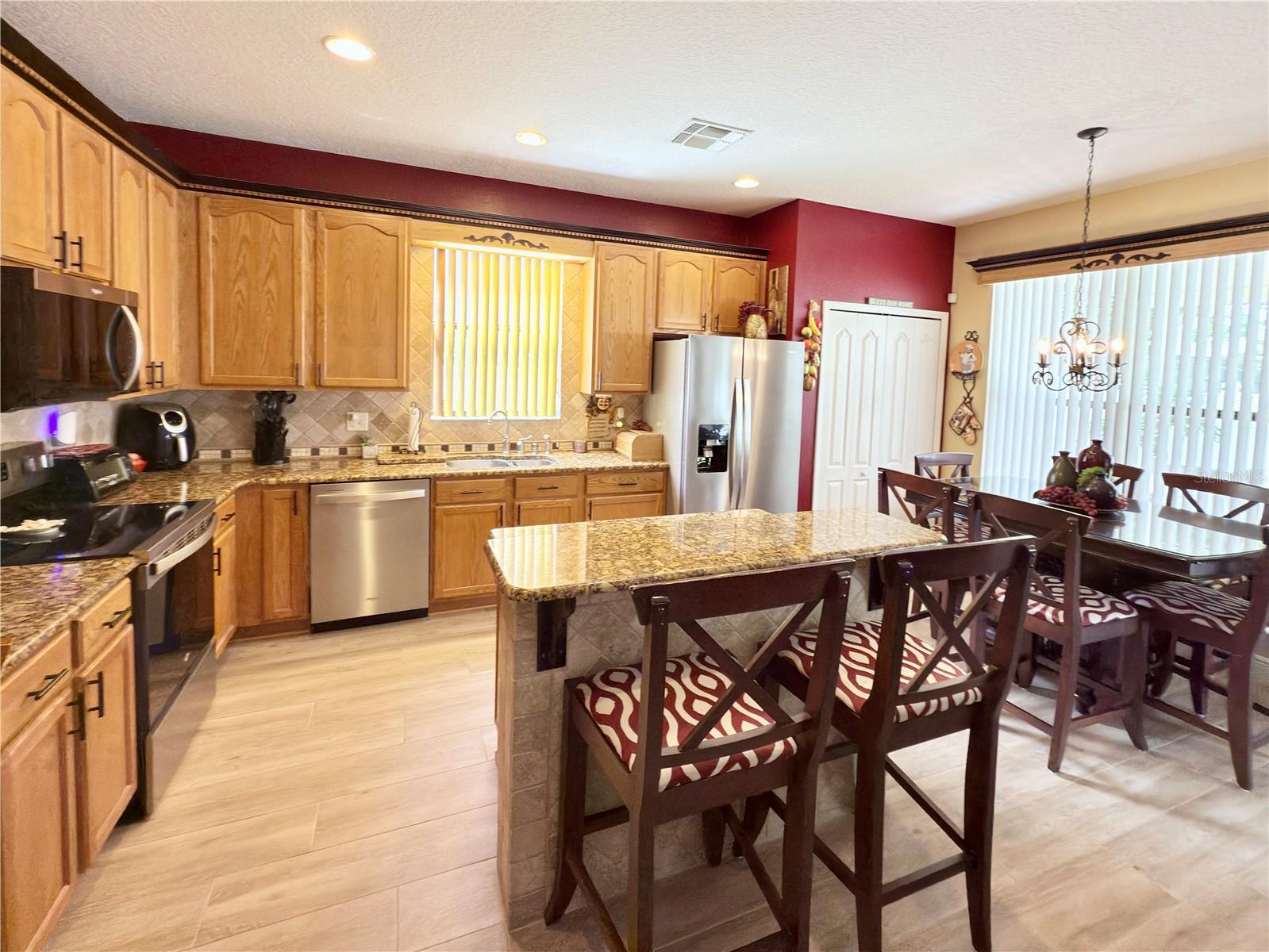 Image 6 of 35 For 1713 Oak Grove Chase Drive