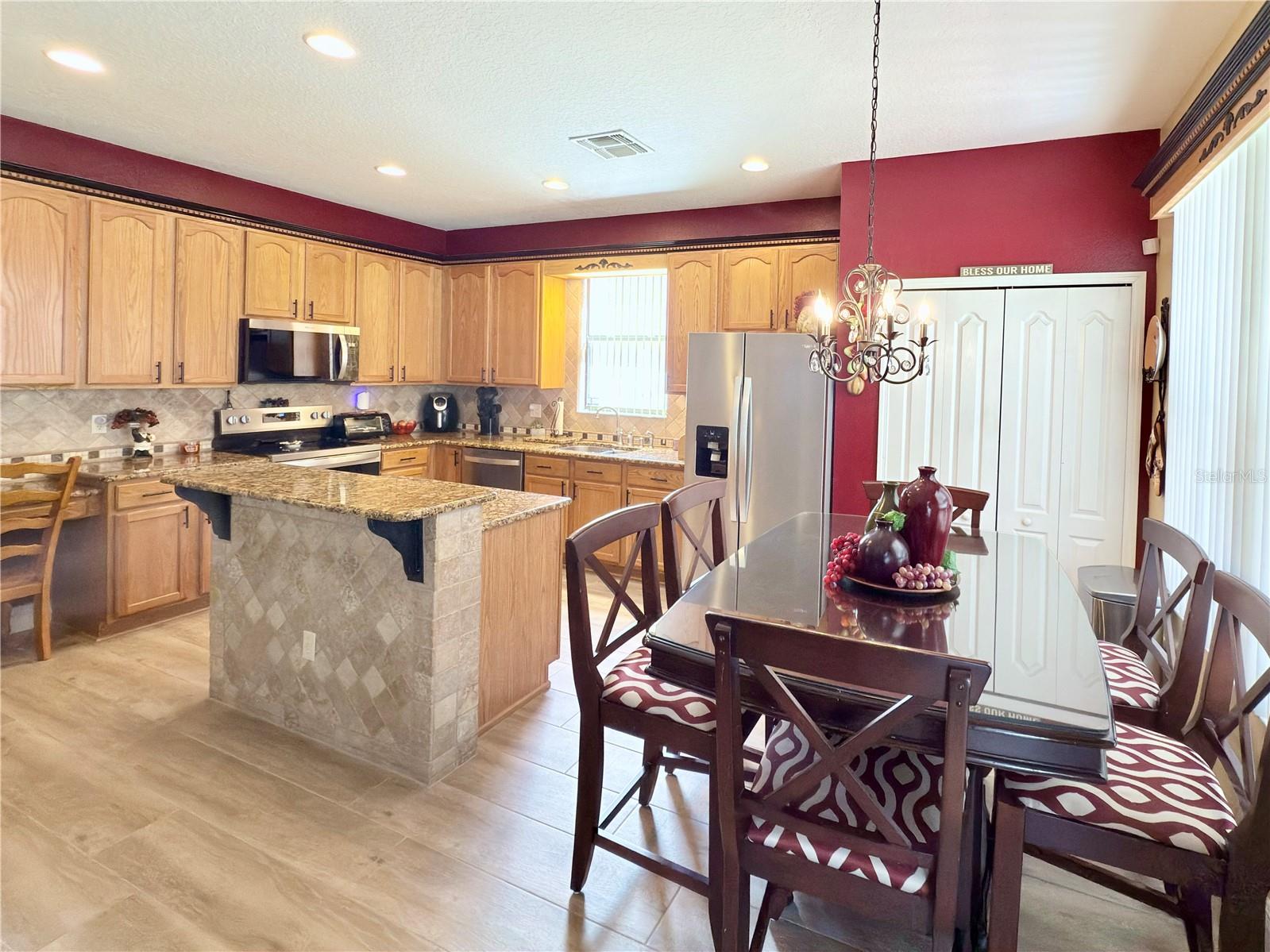 Image 7 of 35 For 1713 Oak Grove Chase Drive