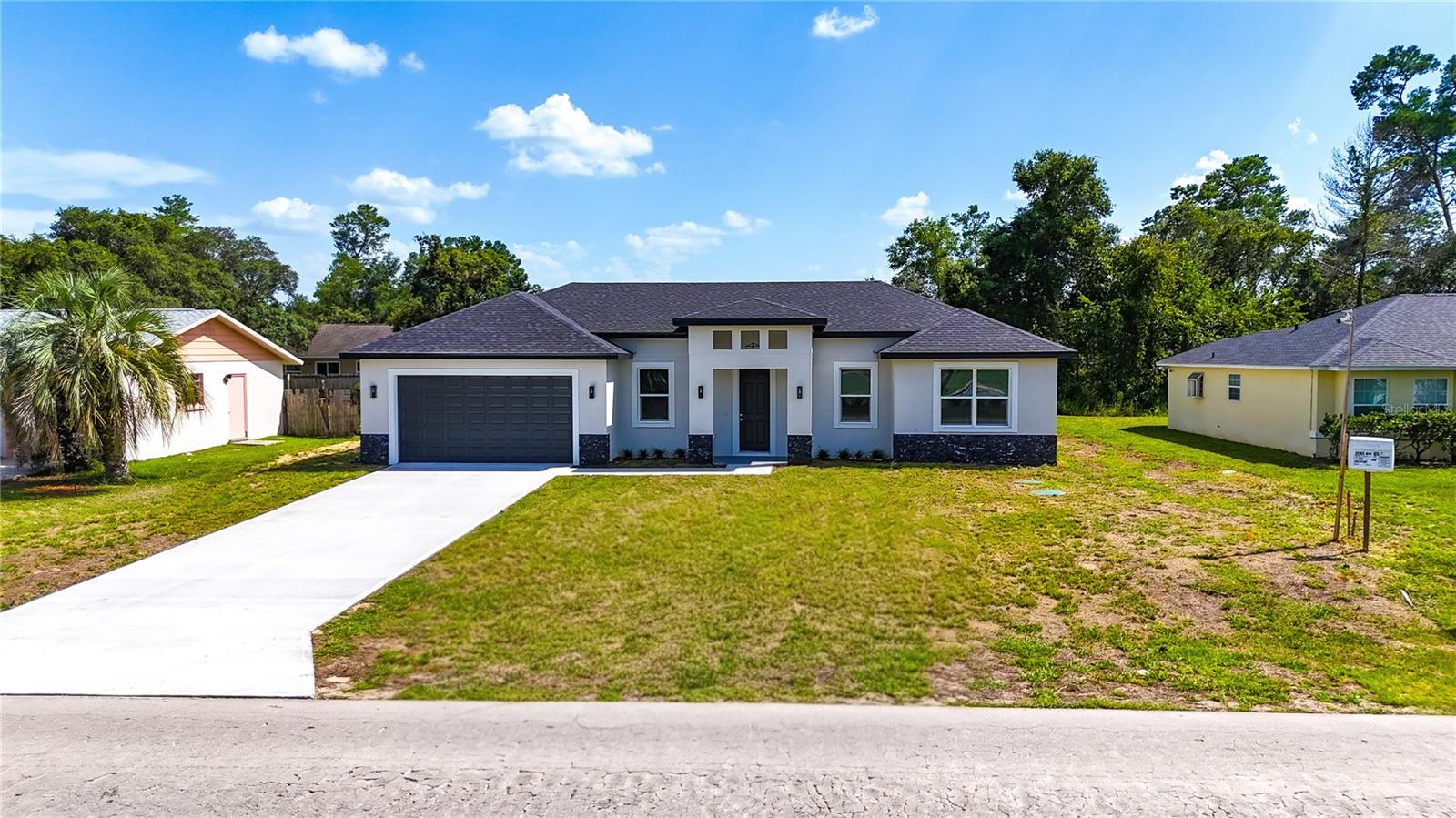 Listing photo id 45 for 330 Marion Oaks Ln Lane