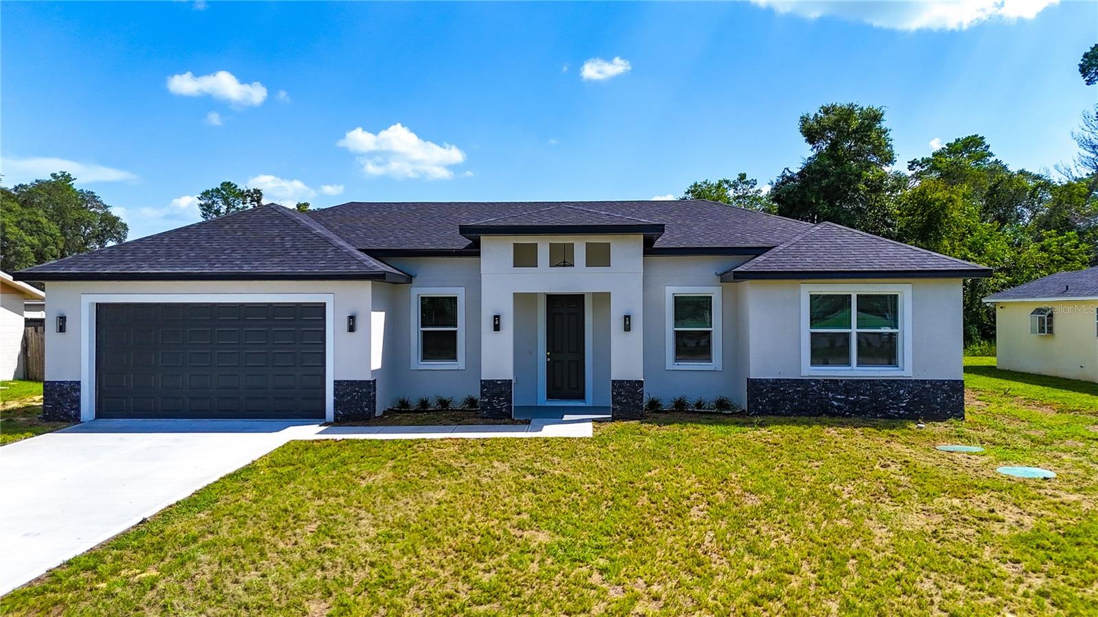 Listing photo id 46 for 330 Marion Oaks Ln Lane