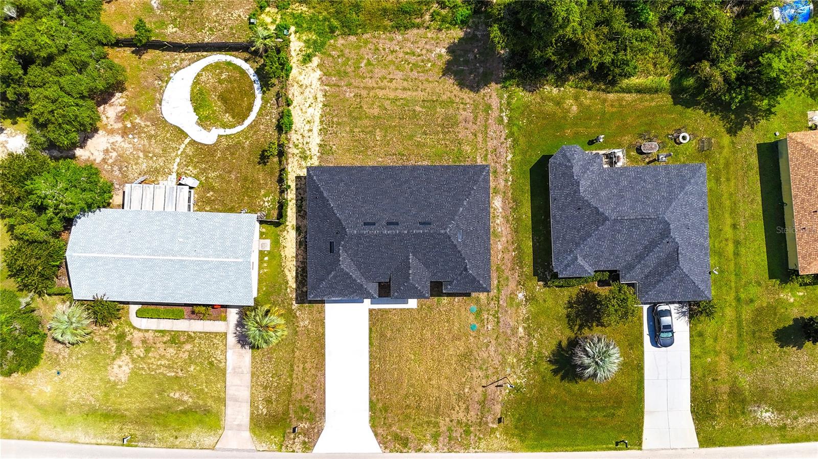 Listing photo id 47 for 330 Marion Oaks Ln Lane