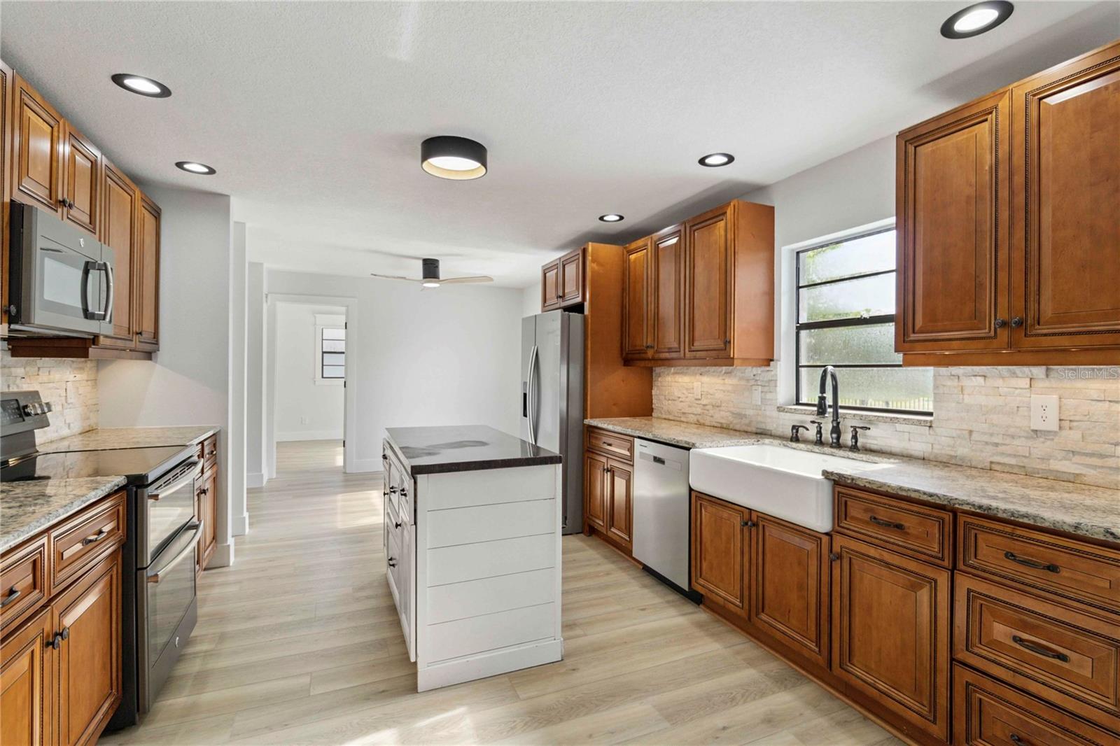Image 15 of 69 For 6337 99th Street E