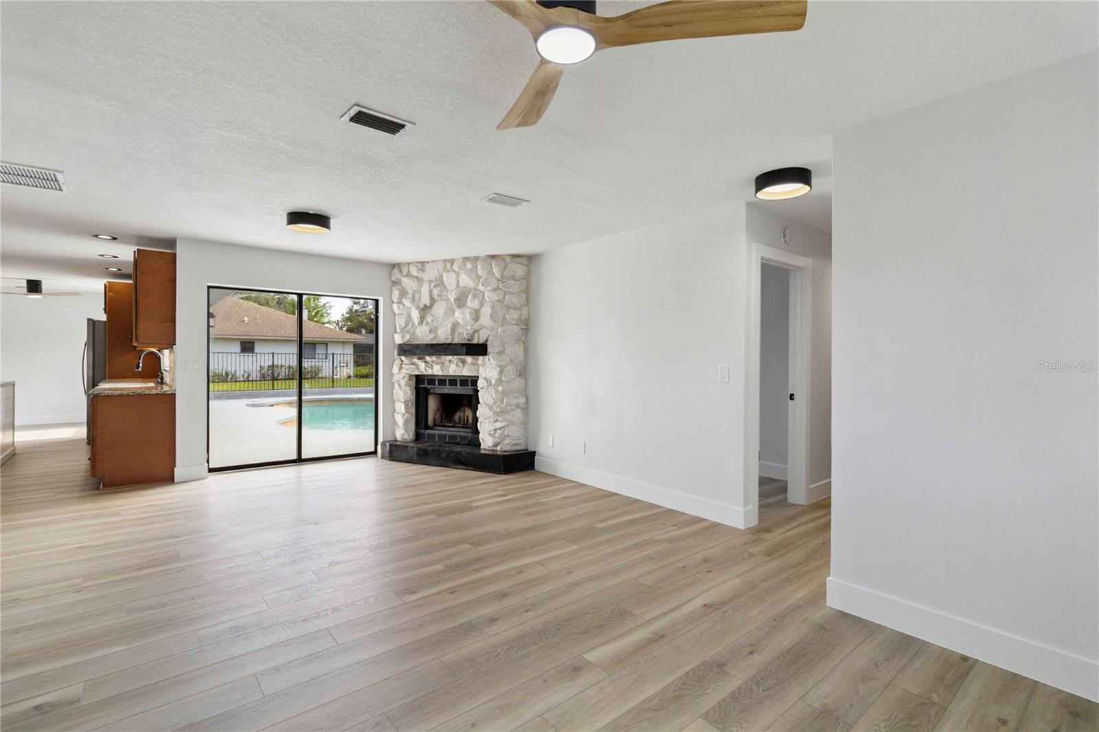 Image 18 of 69 For 6337 99th Street E