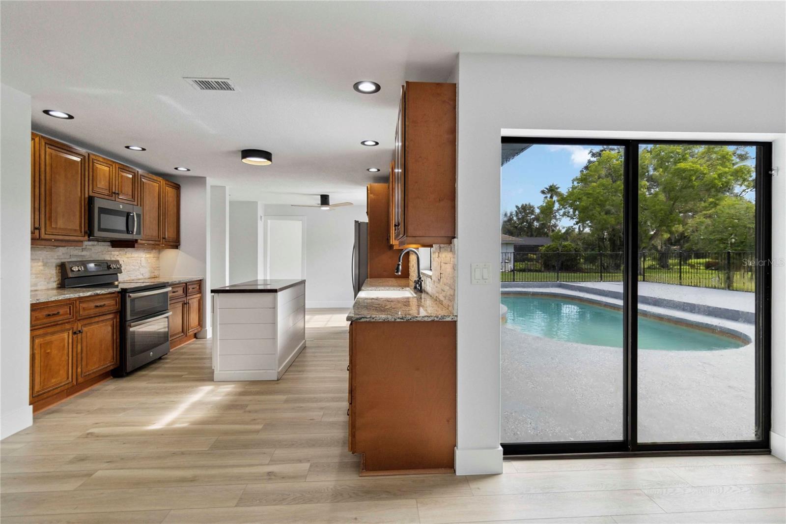Image 19 of 69 For 6337 99th Street E