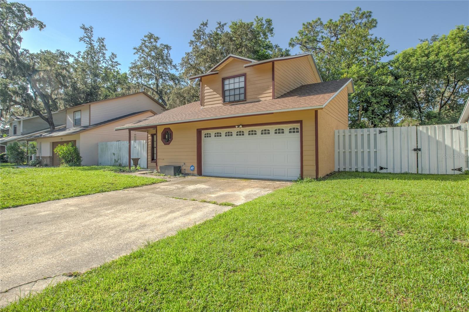Image 2 of 19 For 9932 Timber Oaks Court 12