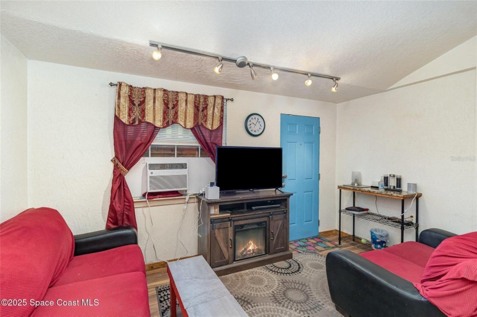Image 4 of 15 For 2677 Marigold Avenue