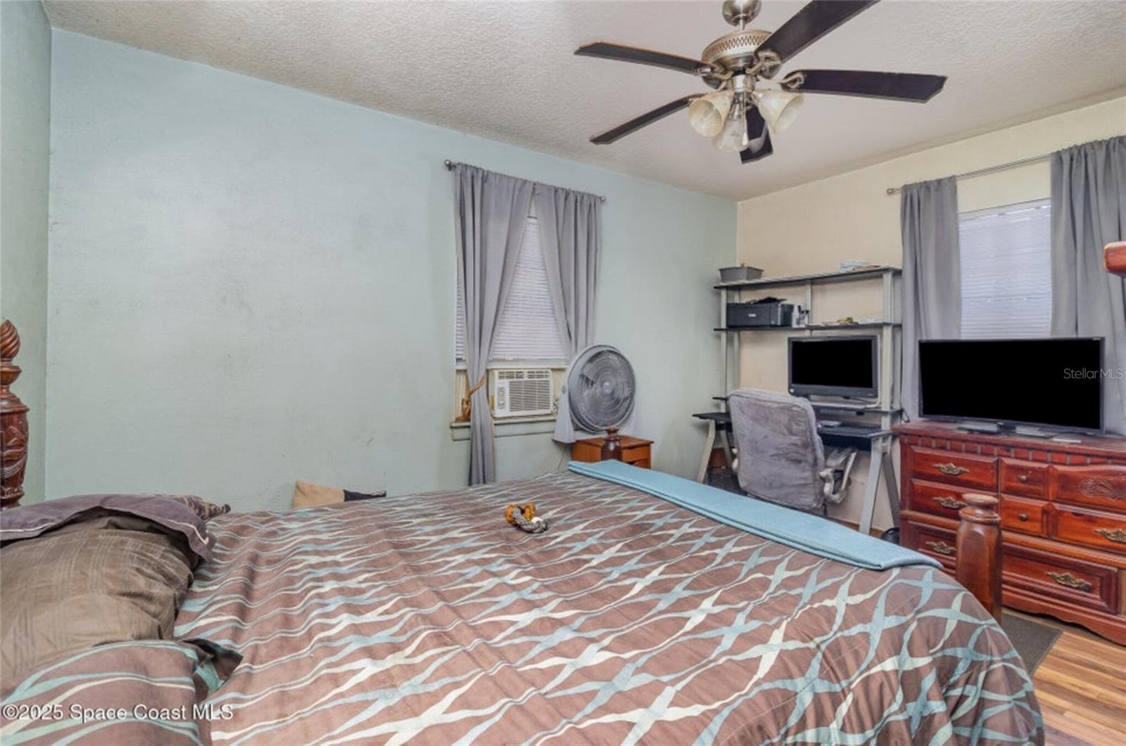 Image 7 of 15 For 2677 Marigold Avenue
