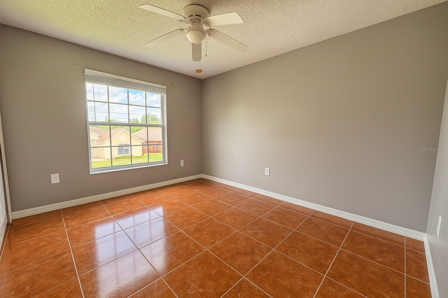 Image 9 of 18 For 270 Beckenham Drive