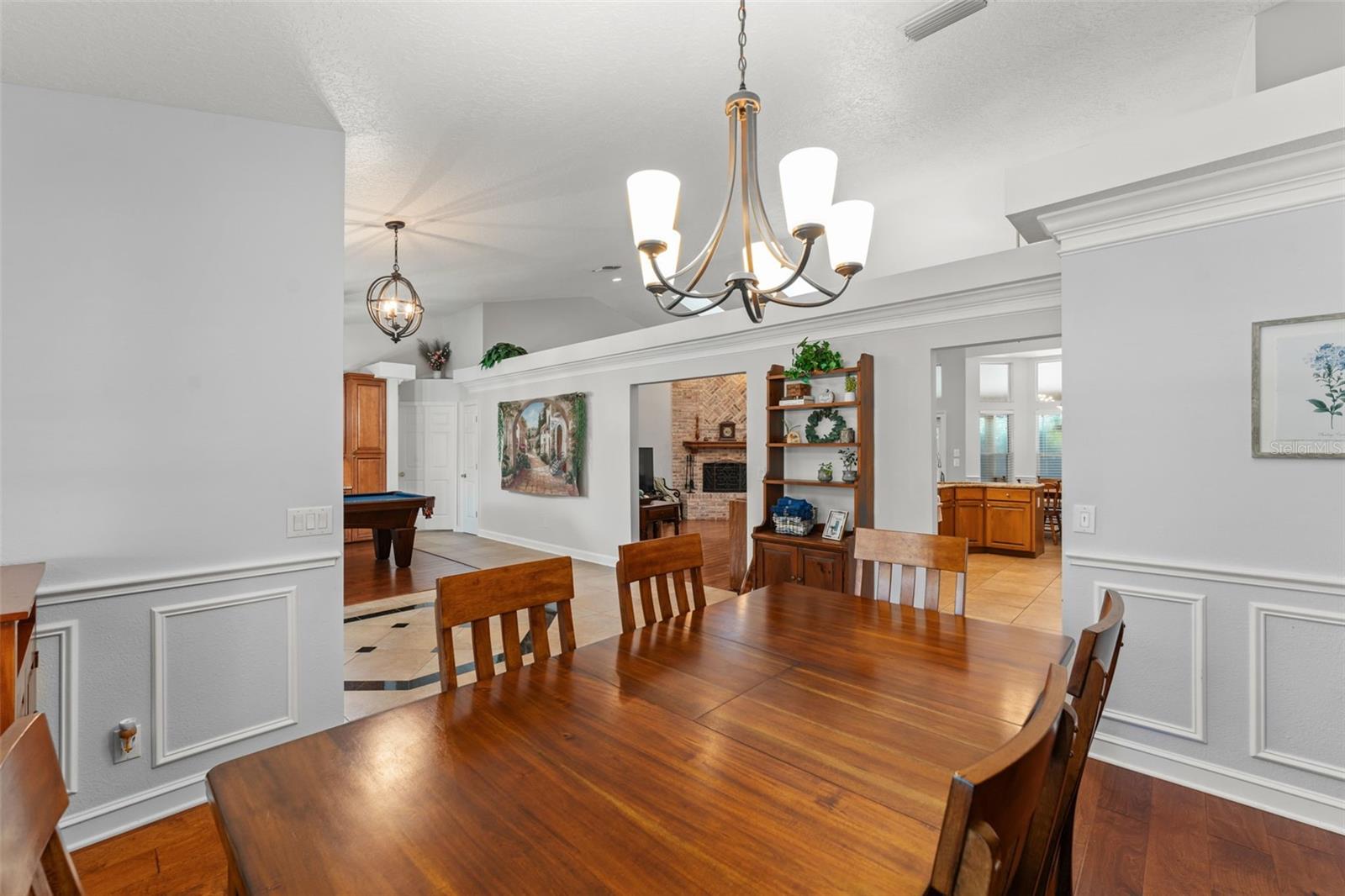 Image 10 of 51 For 942 Deerwood Loop