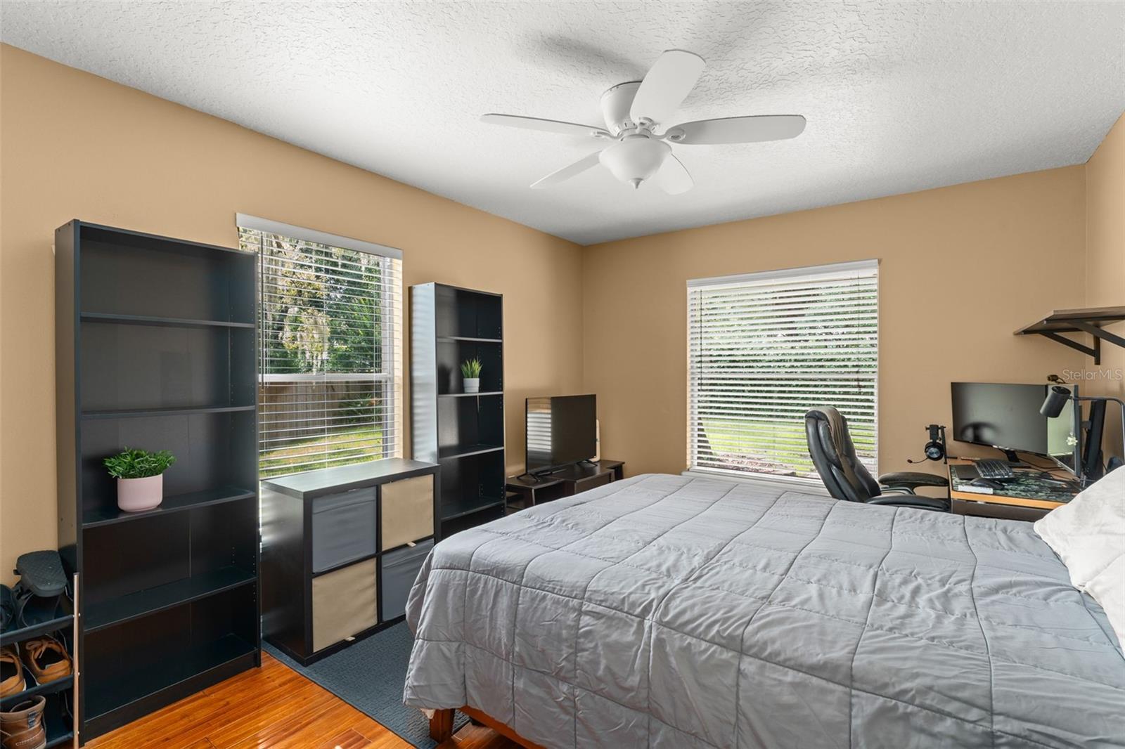 Image 33 of 51 For 942 Deerwood Loop