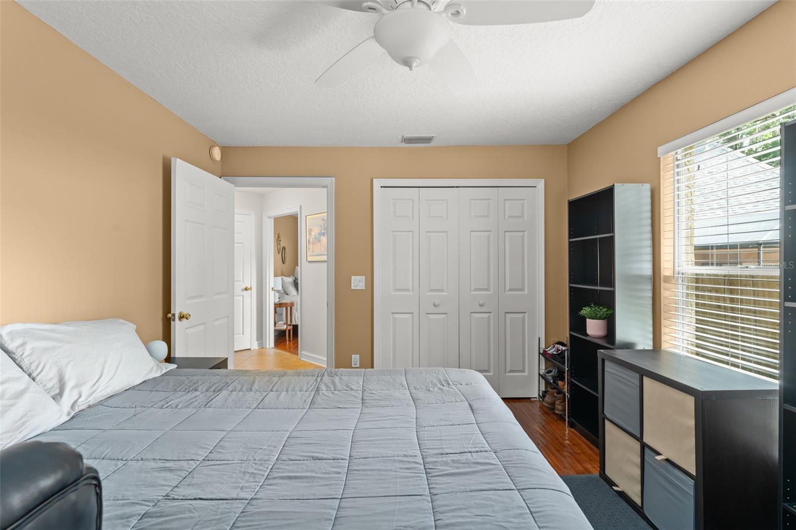 Image 34 of 51 For 942 Deerwood Loop
