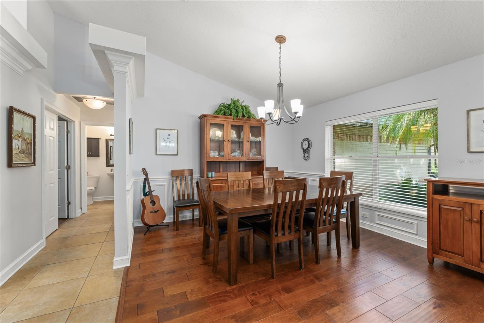 Image 8 of 51 For 942 Deerwood Loop