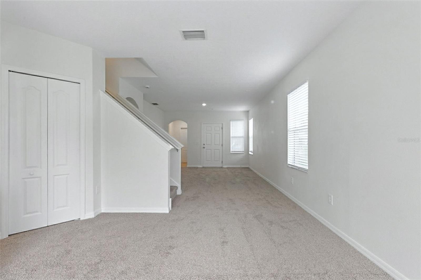 Image 10 of 52 For 9815 Edmonton Drive