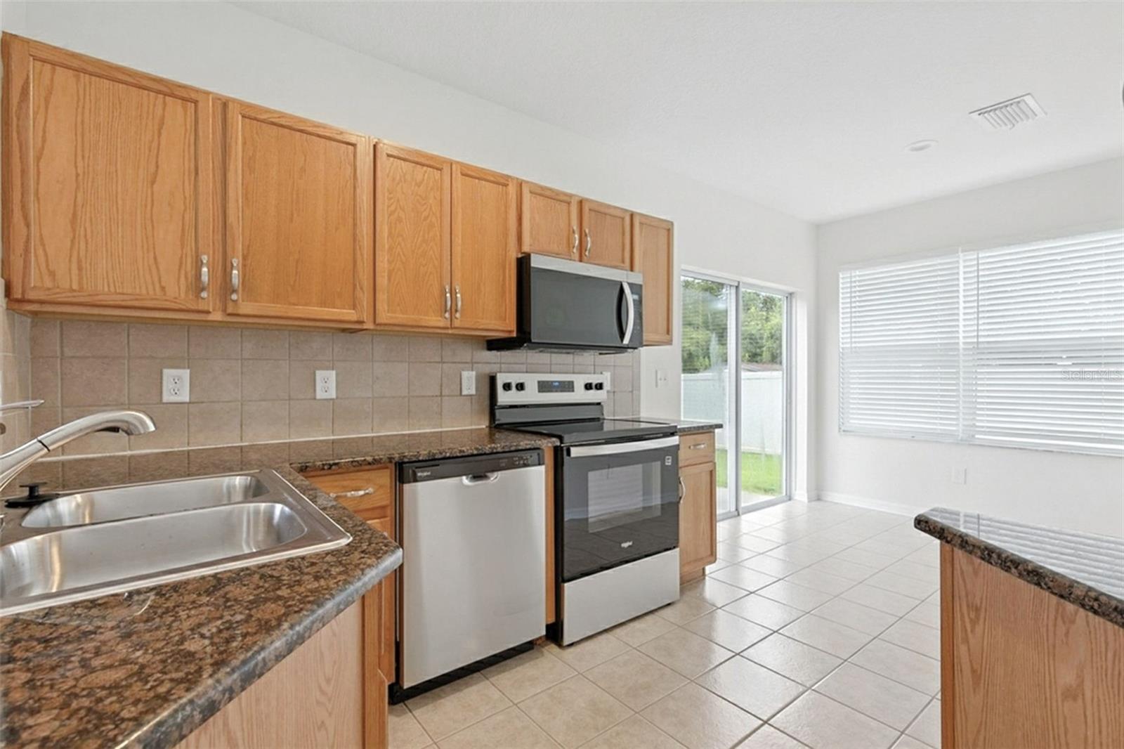Image 11 of 52 For 9815 Edmonton Drive