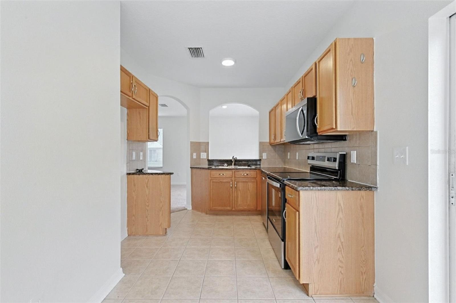 Image 13 of 52 For 9815 Edmonton Drive