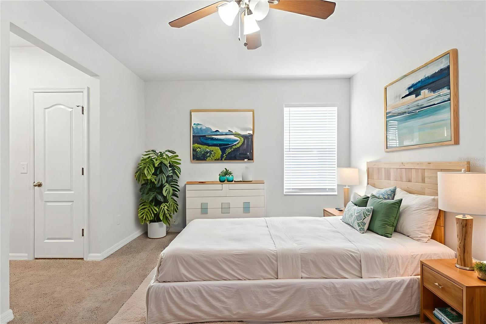 Image 14 of 52 For 9815 Edmonton Drive