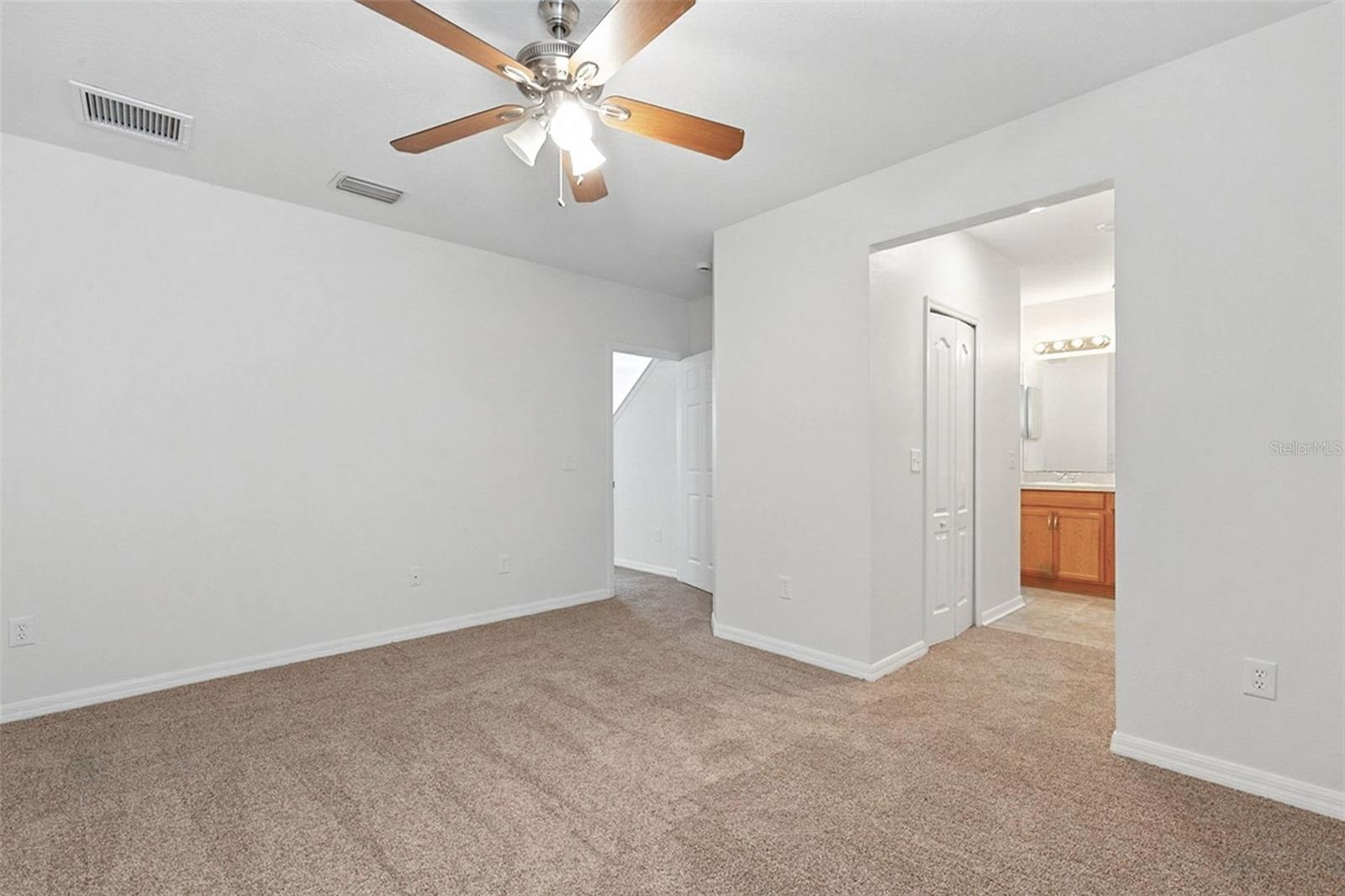 Image 18 of 52 For 9815 Edmonton Drive