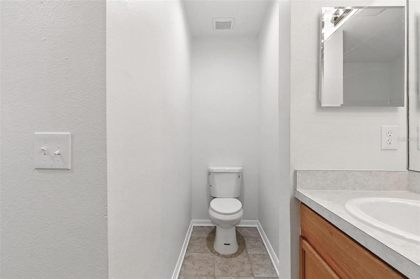 Image 21 of 52 For 9815 Edmonton Drive