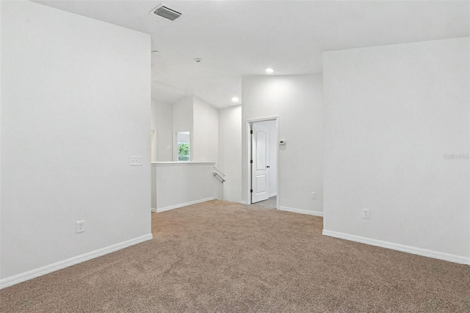 Image 30 of 52 For 9815 Edmonton Drive