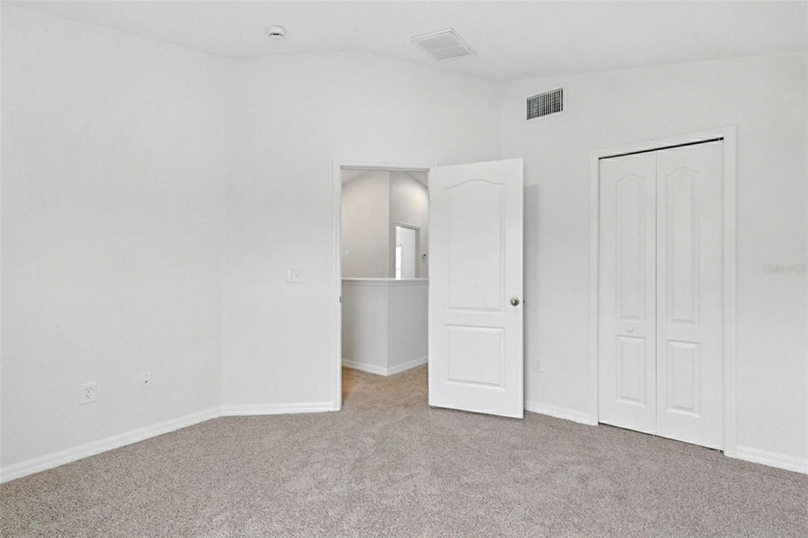 Image 40 of 52 For 9815 Edmonton Drive