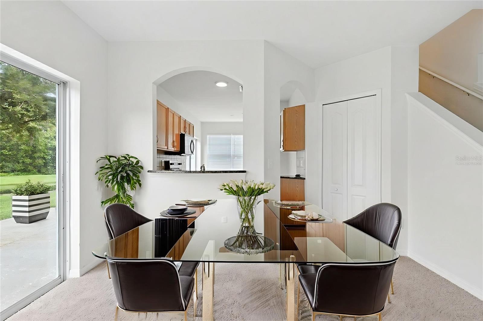 Image 5 of 52 For 9815 Edmonton Drive