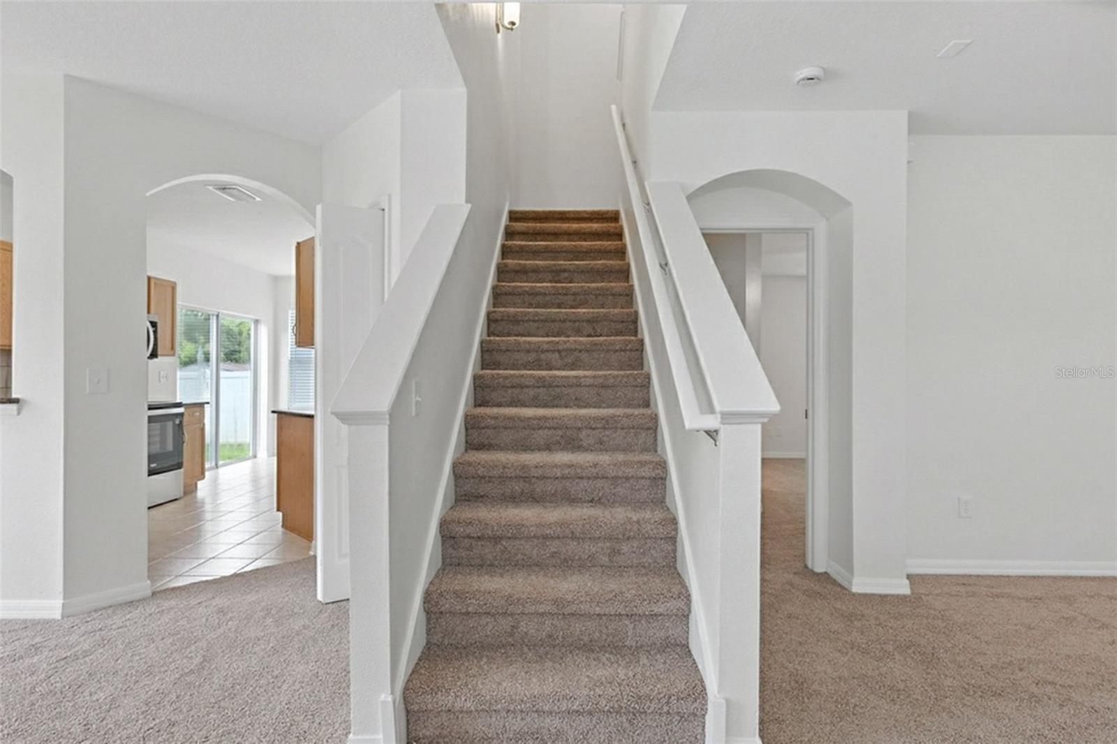 Image 8 of 52 For 9815 Edmonton Drive