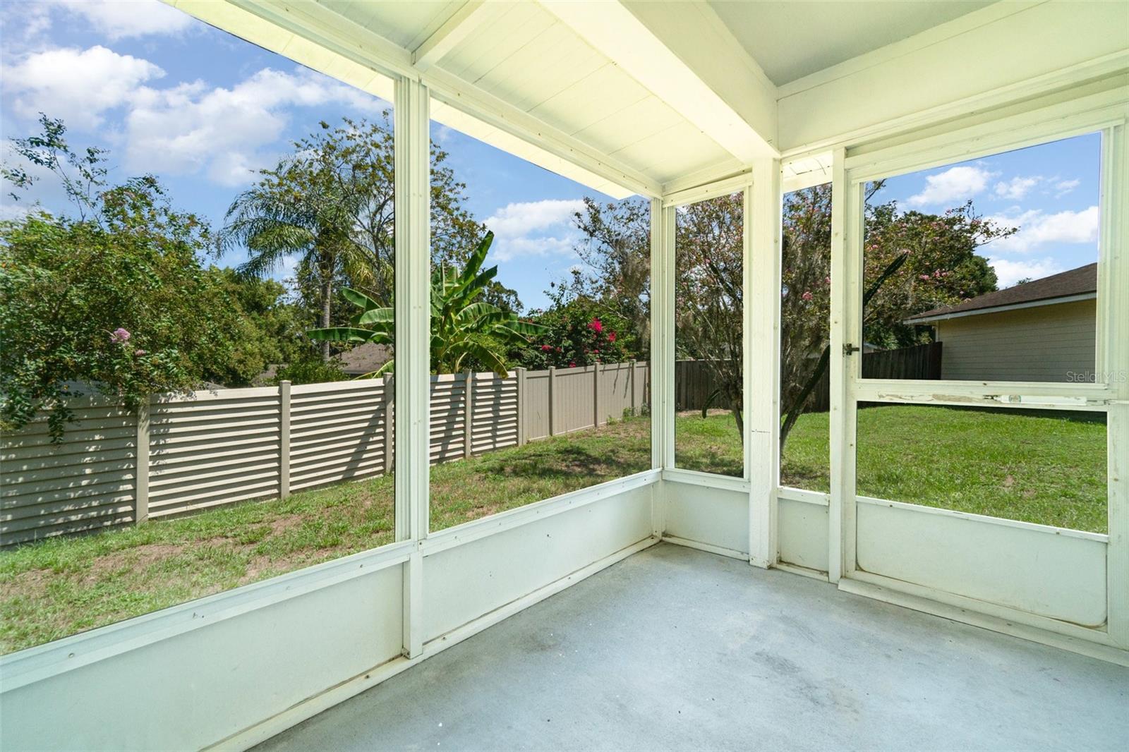 Image 15 of 16 For 541 Coventry Court
