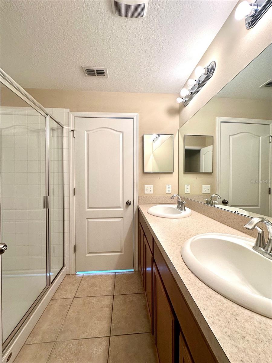 Image 9 of 13 For 4057 Winding Vine Drive