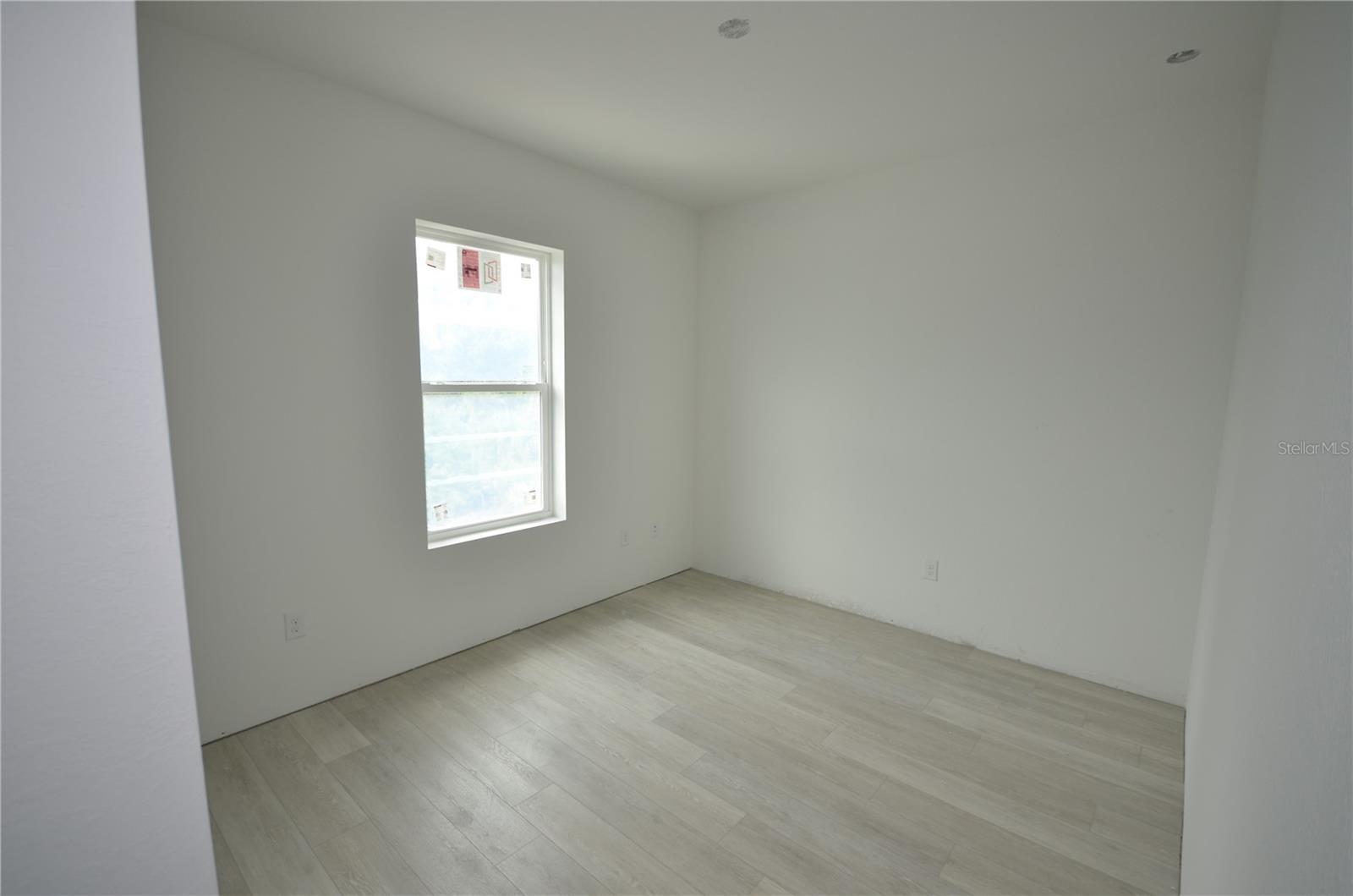 Image 13 of 45 For 272 Pelton Circle
