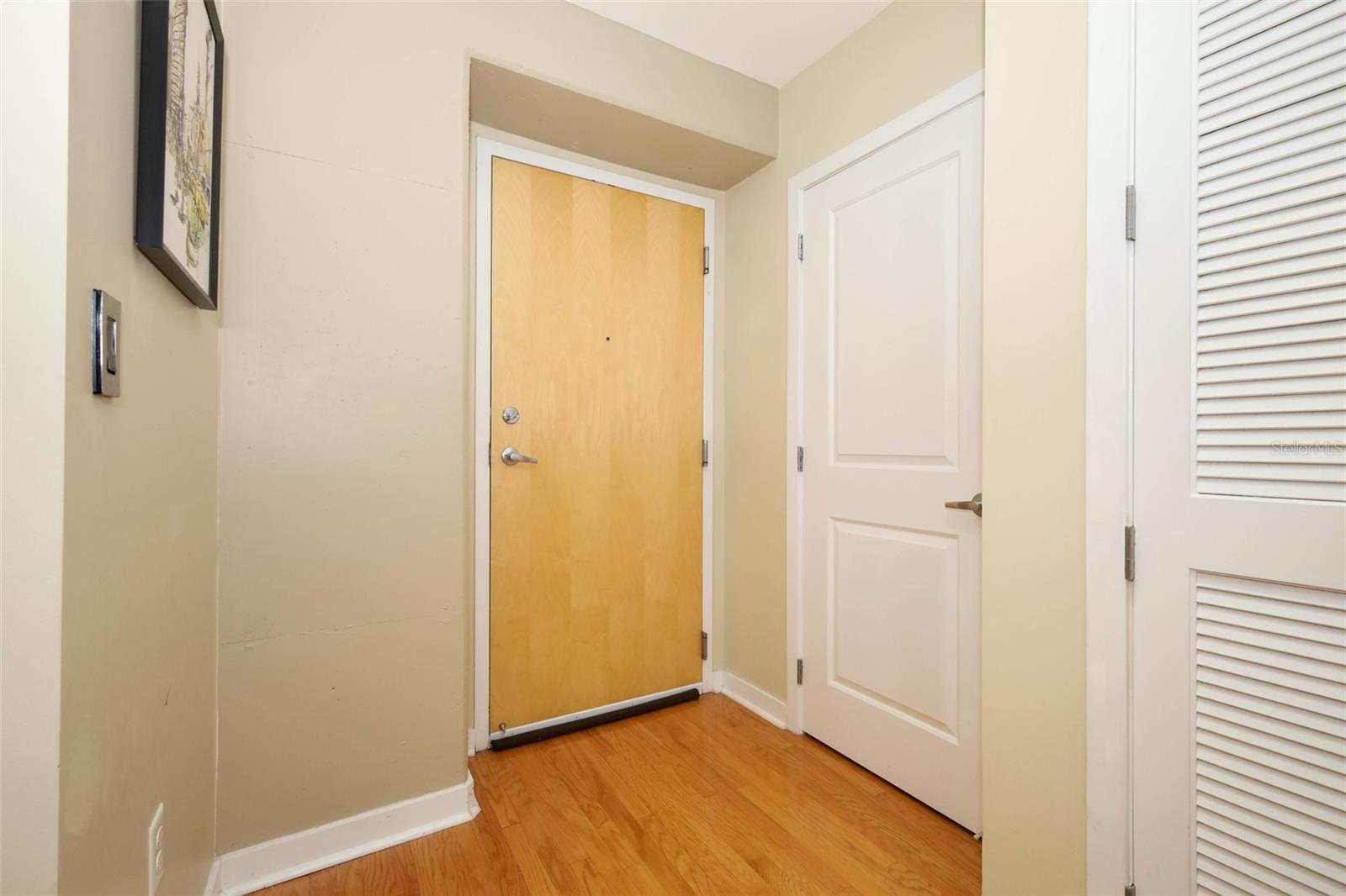Image 12 of 56 For 155 Court Avenue 1102