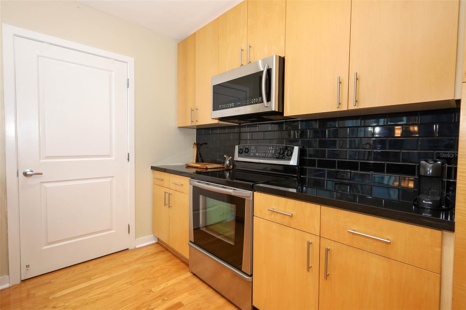 Image 14 of 56 For 155 Court Avenue 1102