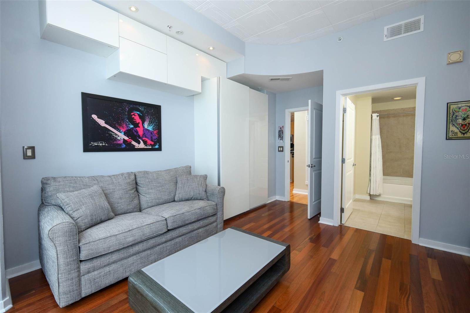 Image 34 of 56 For 155 Court Avenue 1102