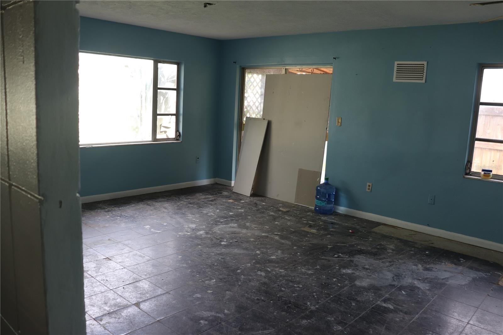 Image 13 of 40 For 1858 4th Street Se