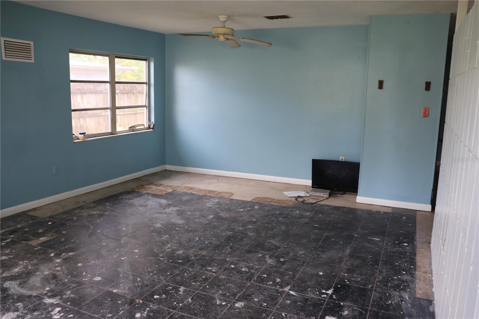 Image 6 of 40 For 1858 4th Street Se